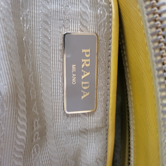 (SOLD)Authentic Prada Galleria Saffiano Leather two way bag - Picture 9 of 16